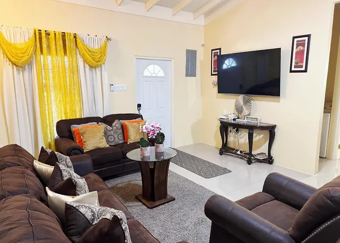 L&V Paradise Vacation Home With Pool And Gym