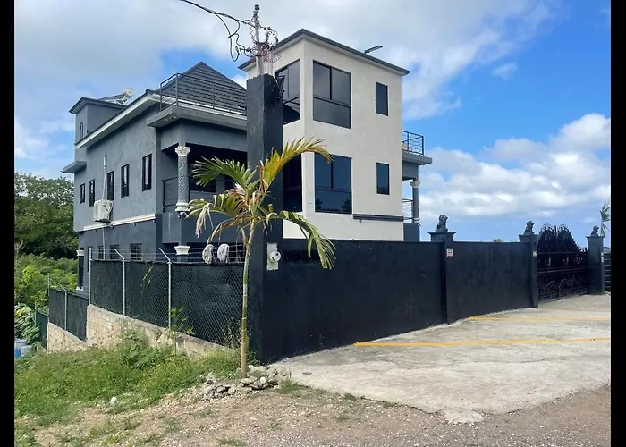 Apartment In Falmouth